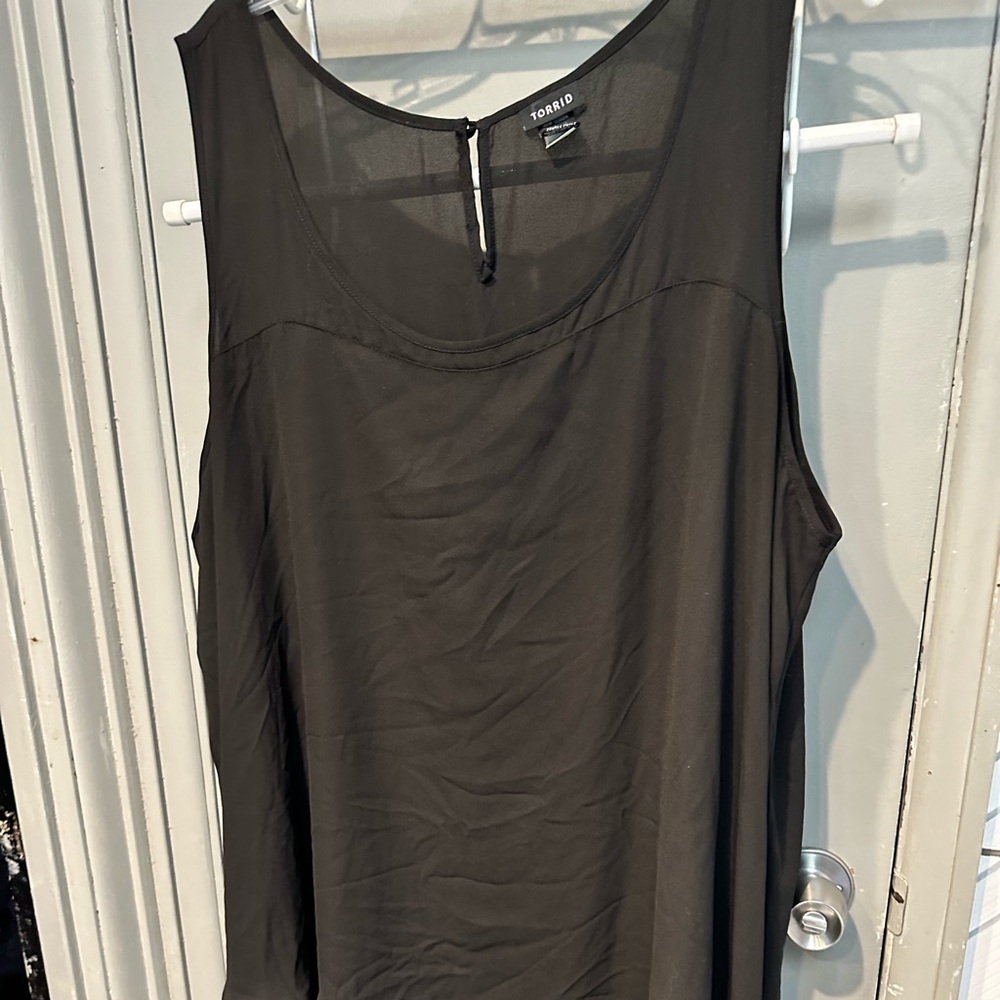 Torrid sz 4 sheer dressy blouse 🌹